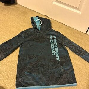 Boys Loose Fit Cold Gear sweatshirt.  Youth medium.